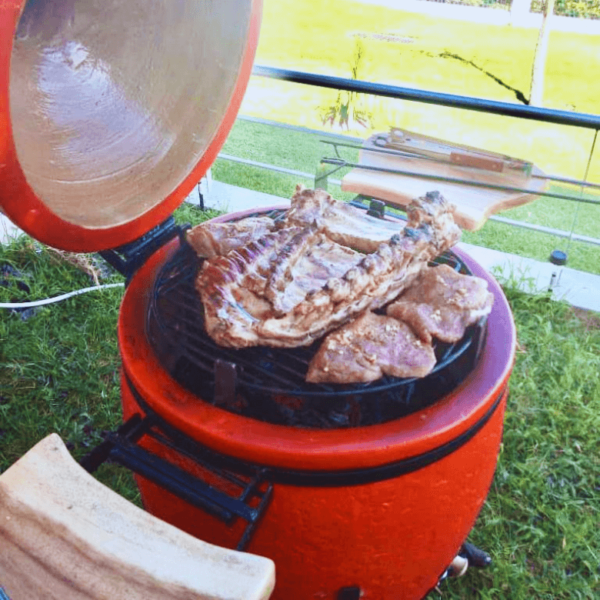 Parillada en asador cerámico